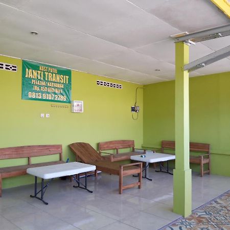 Janti Transit Room Syariah Maguwo Exterior photo
